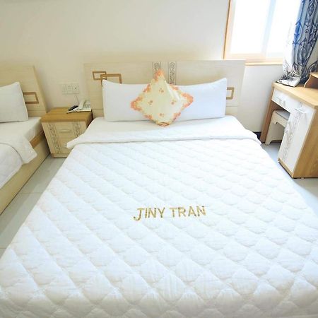 Jiny Tran Hotel Duong Dong  المظهر الخارجي الصورة