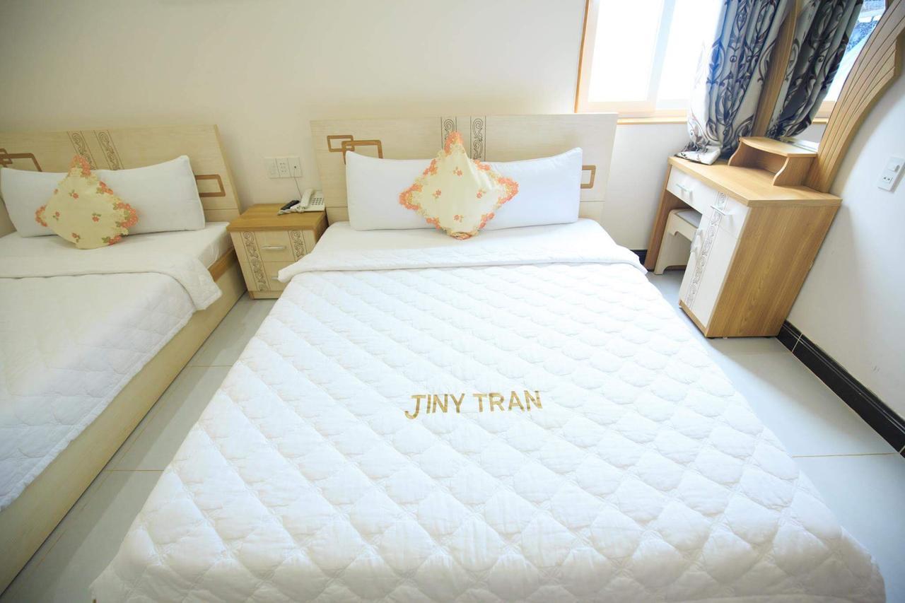 Jiny Tran Hotel Duong Dong  المظهر الخارجي الصورة